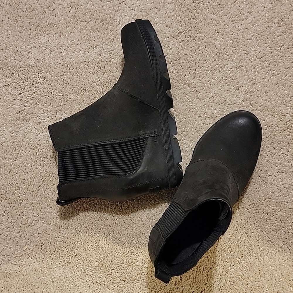 Sorel Joan Of Arctic Wedge 2 Chelsea Boots sz 8